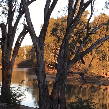 Deniliquin Riverside Caravan Park Luaran gambar