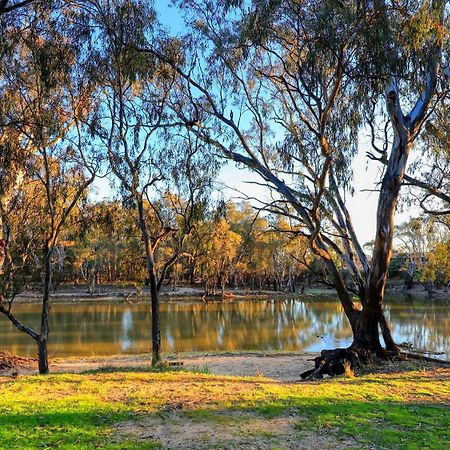 Deniliquin Riverside Caravan Park Luaran gambar
