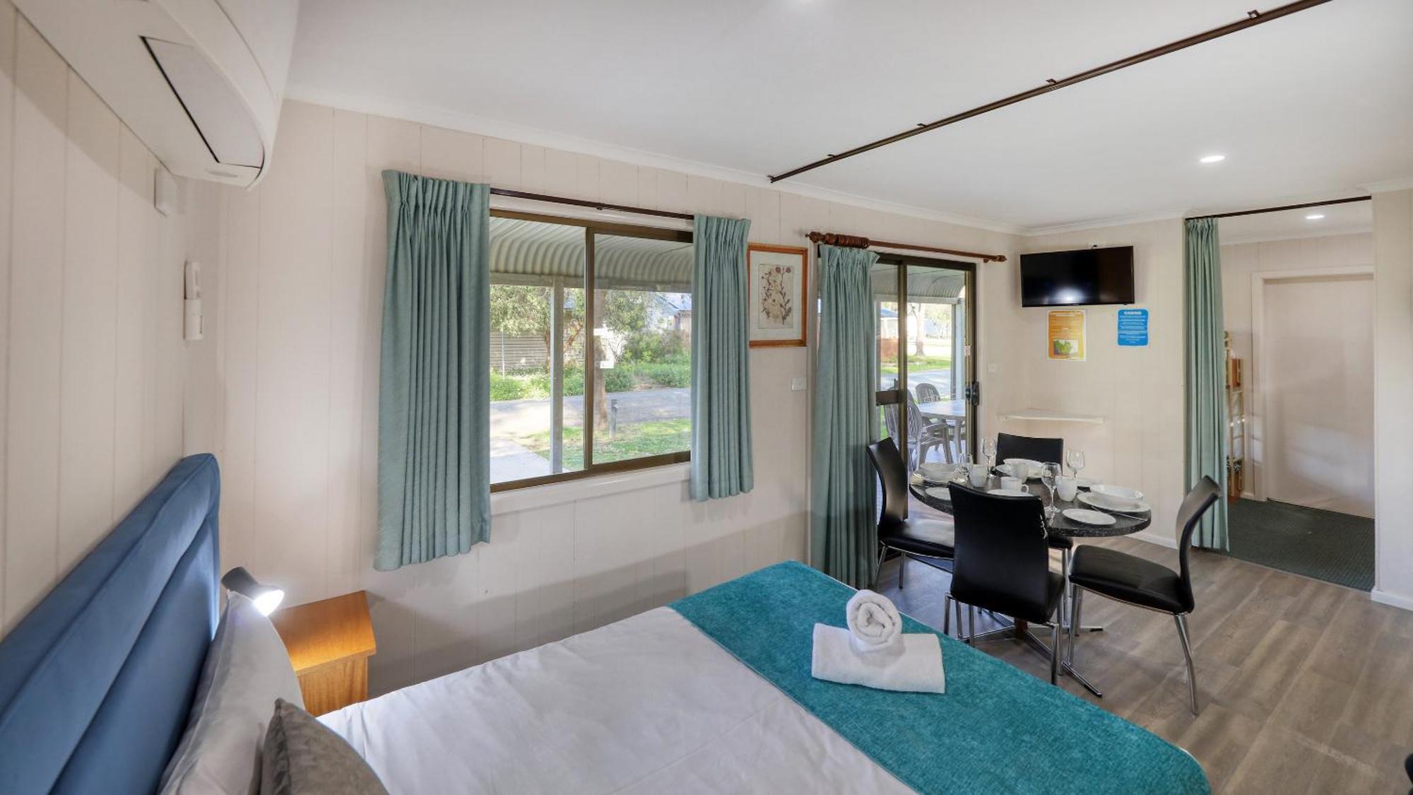 Deniliquin Riverside Caravan Park Luaran gambar